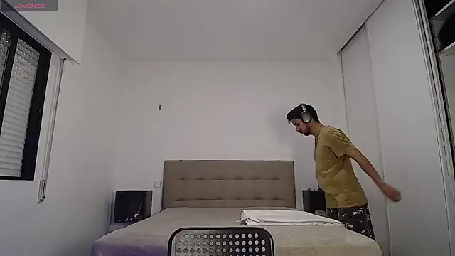 Snapshot of Dimax_xxx chatting on 09.26.25 Dimax xxx online show from 09.26.25