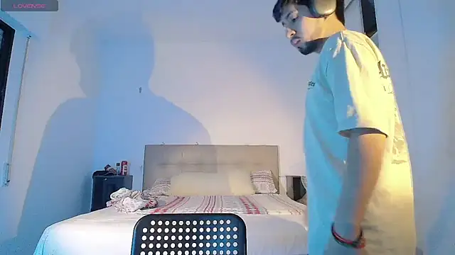 Snapshot of Dimax_xxx chatting on 10.10.25 Dimax xxx online show from 10.10.25