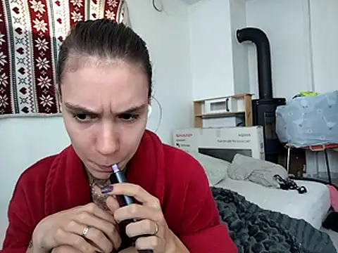 Snapshot of HoneySquirrel chatting on 10.19.25 HoneySquirrel online show from 10.19.25