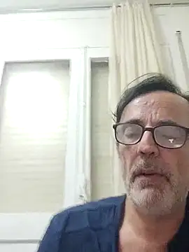 Snapshot of Txacas chatting on 06.20.26 Txacas online show from 06.20.26