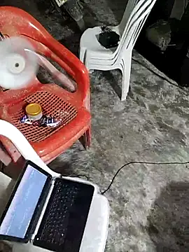 Snapshot of giannis090 chatting on 09.18.25 giannis090 online show from 09.18.25