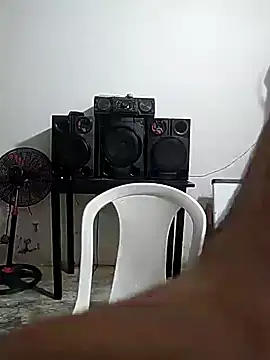 Snapshot of giannis090 chatting on 09.22.25 giannis090 online show from 09.22.25