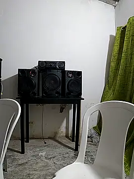 Snapshot of giannis090 chatting on 09.27.25 giannis090 online show from 09.27.25