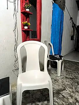 Snapshot of giannis090 chatting on 10.04.25 giannis090 online show from 10.04.25