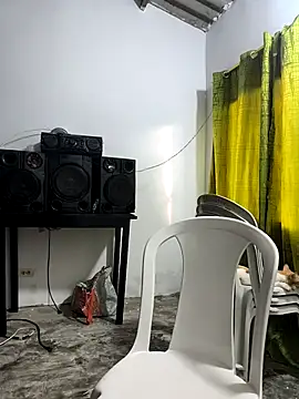 Snapshot of giannis090 chatting on 10.16.25 giannis090 online show from 10.16.25