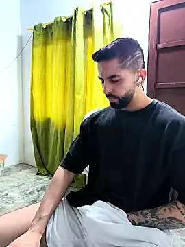 Snapshot of giannis090 chatting on 02.14.26 giannis090 online show from 02.14.26