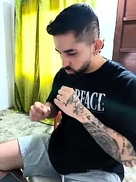 Snapshot of giannis090 chatting on 02.22.26 giannis090 online show from 02.22.26