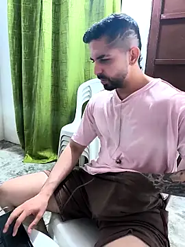 Snapshot of giannis090 chatting on 03.08.26 giannis090 online show from 03.08.26