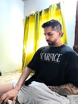 Snapshot of giannis090 chatting on 03.12.26 giannis090 online show from 03.12.26