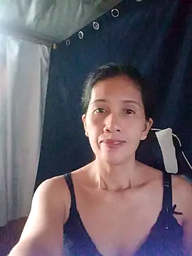 Snapshot of Sweet-n-HotCandy chatting on 09.22.25 Sweet-n-HotCandy online show from 09.22.25