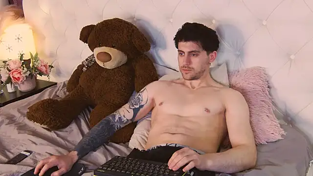 Oscar Miller  online show from 03.20.26