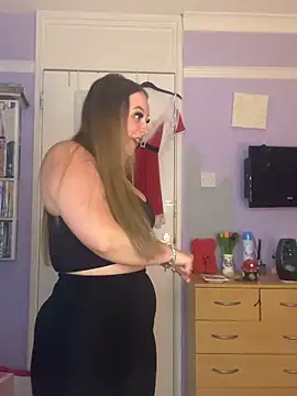 SexySashaxox online show from 12.16.25