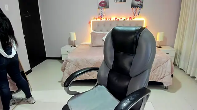 Snapshot of Miss_Cataleya__ chatting on 07.25.26 Miss Cataleya online show from 07.25.26