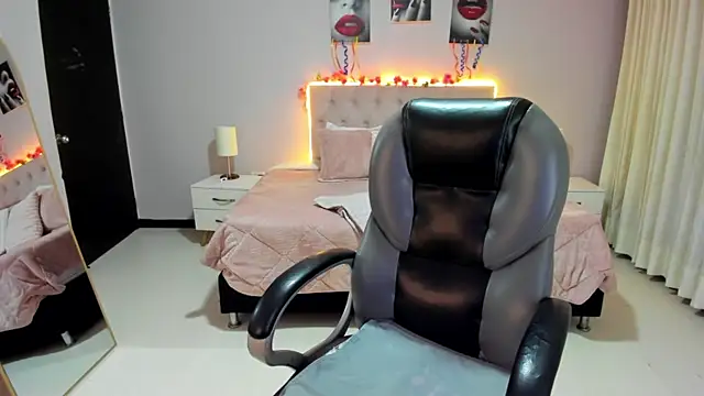 Snapshot of Miss_Cataleya__ chatting on 07.29.26 Miss Cataleya online show from 07.29.26