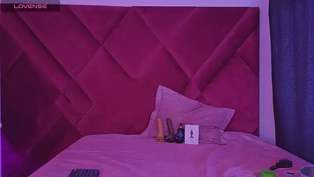 Snapshot of Kayalstone_12 chatting on 10.26.25 Kayalstone 12 online show from 10.26.25