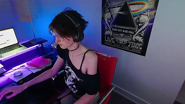 Snapshot of polaris_industries chatting on 09.23.25 polaris industries online show from 09.23.25