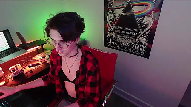 Snapshot of polaris_industries chatting on 09.28.25 polaris industries online show from 09.28.25