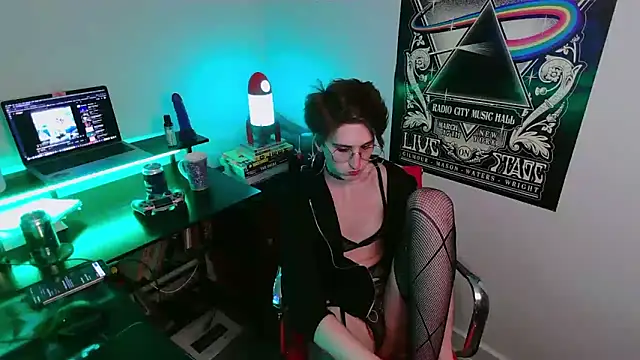 Snapshot of polaris_industries chatting on 09.30.25 polaris industries online show from 09.30.25