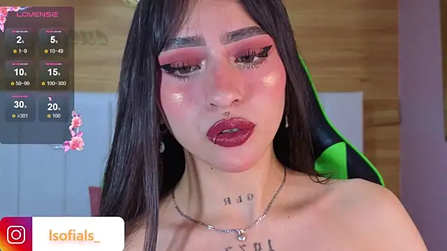 Abril Velvet a  online show from 02.03.26