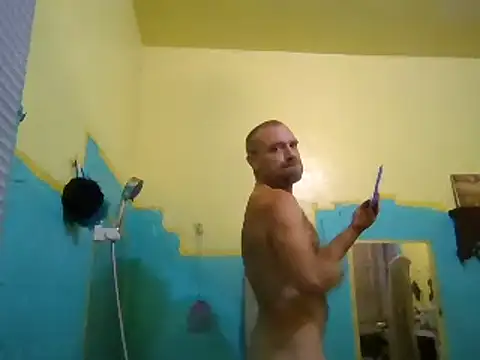 Snapshot of Eat_it_from_the_back chatting on 10.01.25 Eat it from the back online show from 10.01.25