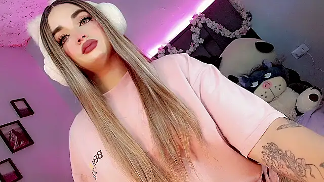 Snapshot of kattie_Sweet_ chatting on 10.18.25 kattie Sweet  online show from 10.18.25
