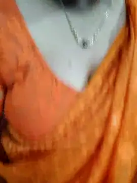 Snapshot of hornypiu697 chatting on 04.10.26 hornypiu697 online show from 04.10.26