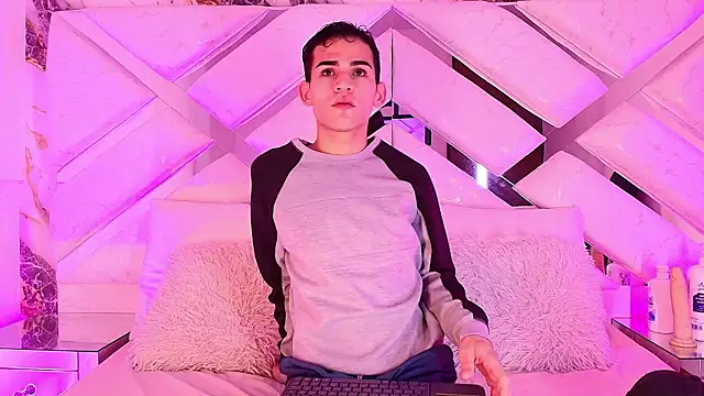 Snapshot of alessandro_musk chatting on 03.11.26 alessandro musk online show from 03.11.26