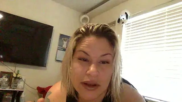 toomuchofafreak online show from 02.27.26