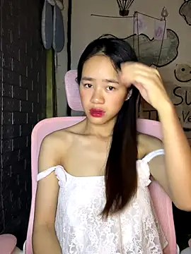 Snapshot of TiNa_04 chatting on 09.15.25 TiNa 04 online show from 09.15.25