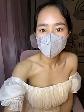 Snapshot of TiNa_04 chatting on 10.11.25 TiNa 04 online show from 10.11.25