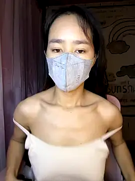 Snapshot of TiNa_04 chatting on 10.18.25 TiNa 04 online show from 10.18.25