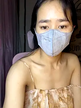 Snapshot of TiNa_04 chatting on 10.20.25 TiNa 04 online show from 10.20.25