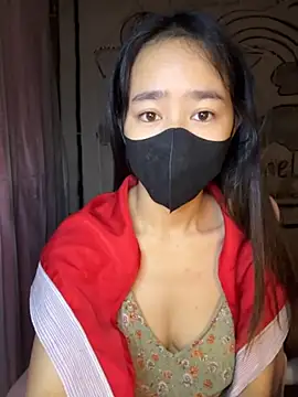 Snapshot of TiNa_04 chatting on 10.31.25 TiNa 04 online show from 10.31.25