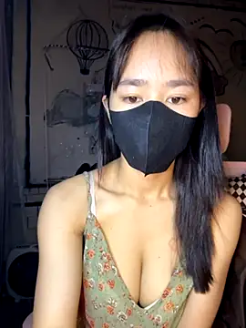 Snapshot of TiNa_04 chatting on 11.16.25 TiNa 04 online show from 11.16.25