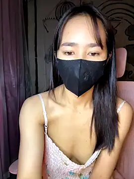 Snapshot of TiNa_04 chatting on 12.14.25 TiNa 04 online show from 12.14.25