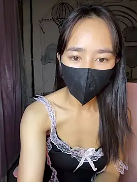 Snapshot of TiNa_04 chatting on 12.17.25 TiNa 04 online show from 12.17.25