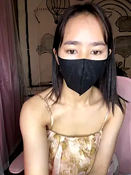 Snapshot of TiNa_04 chatting on 12.19.25 TiNa 04 online show from 12.19.25