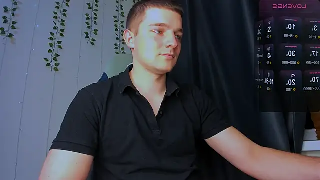 Snapshot of Your_Claddagh chatting on 11.13.25 Your Claddagh online show from 11.13.25