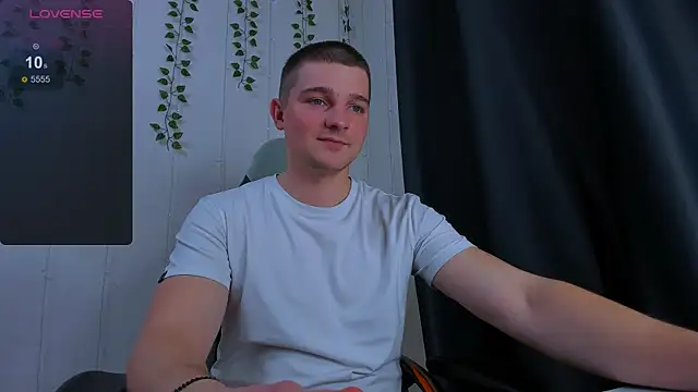 Snapshot of Your_Claddagh chatting on 11.30.25 Your Claddagh online show from 11.30.25