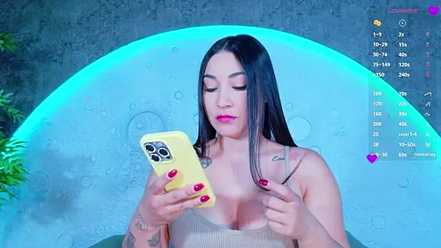 ReinaChloe online show from 06.22.26
