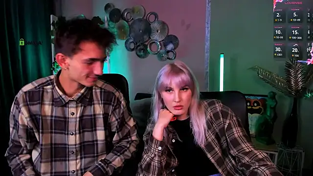 Snapshot of marta_smith chatting on 10.17.25 marta smith online show from 10.17.25