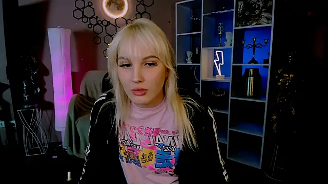 Snapshot of marta_smith chatting on 11.29.25 marta smith online show from 11.29.25