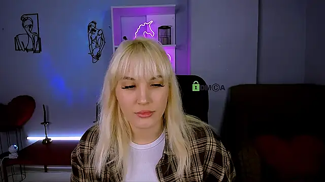 Snapshot of marta_smith chatting on 12.01.25 marta smith online show from 12.01.25