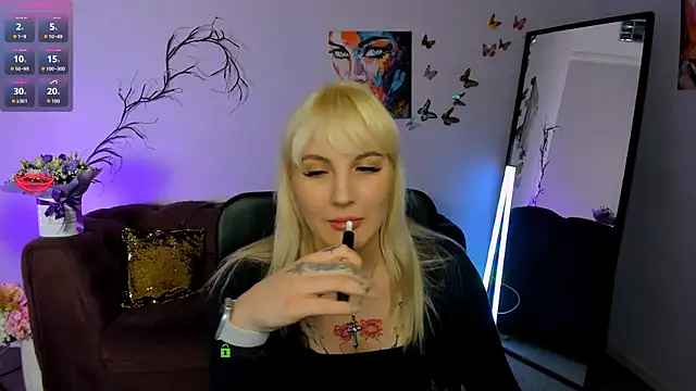 Snapshot of marta_smith chatting on 01.12.26 marta smith online show from 01.12.26