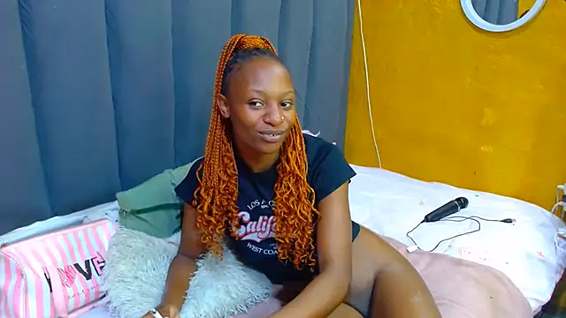 LonelyQueenxx25 online show from 06.25.26