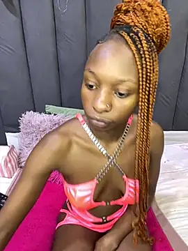 LonelyQueenxx25 online show from 06.30.26