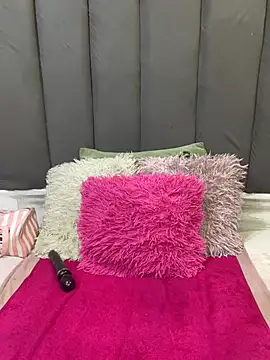 LonelyQueenxx25 online show from 07.06.26