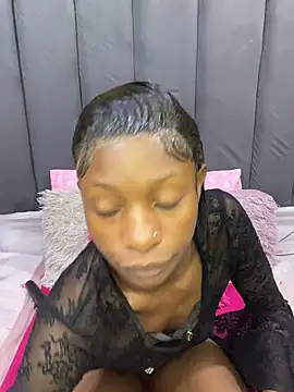 LonelyQueenxx25 online show from 07.10.26