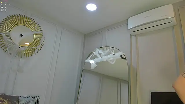 CharlotteBrownn  online show from 10.31.25