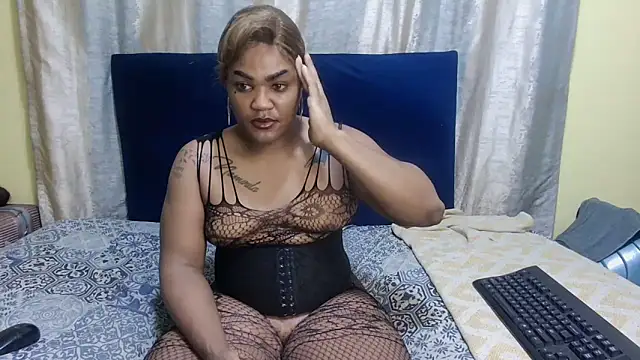 Snapshot of KinkyTrans23 chatting on 05.25.26 KinkyTrans23 online show from 05.25.26